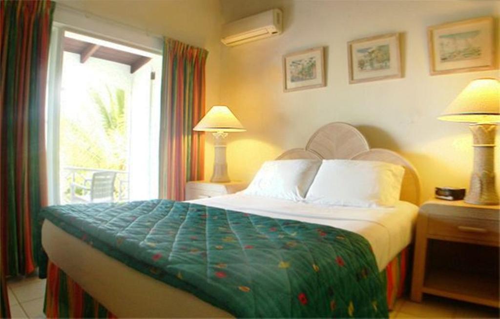 Dickenson Bay Cottages Cedar Grove Phòng bức ảnh